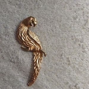 JJ Gold Tone Parrot Brooch